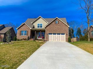 228 Shenandoah Dr, Lenoir City, TN 37771