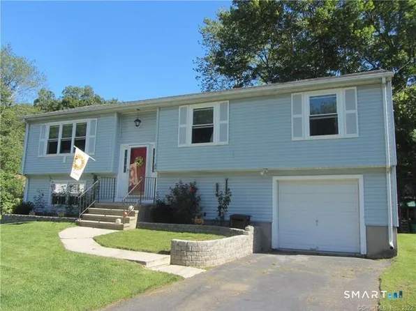 39 Harlow Court, Naugatuck, CT 06770