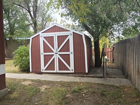 Private storage shed