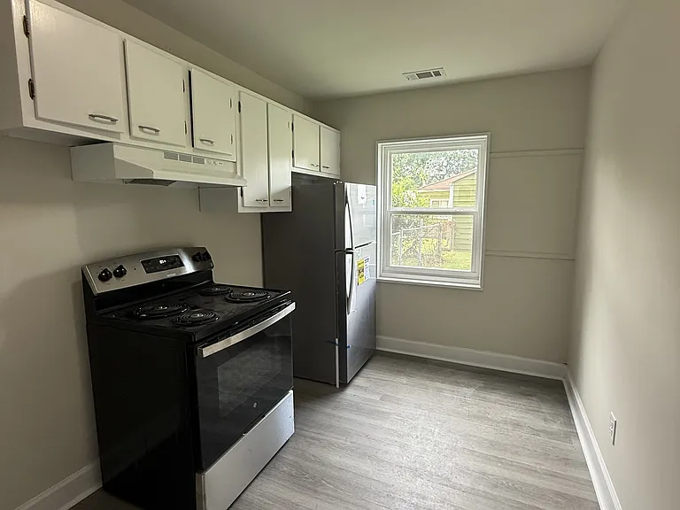 1545 17th Pl SW — Photo 3