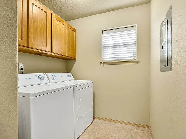 2037 SE Huckleberry Ave — Photo 13