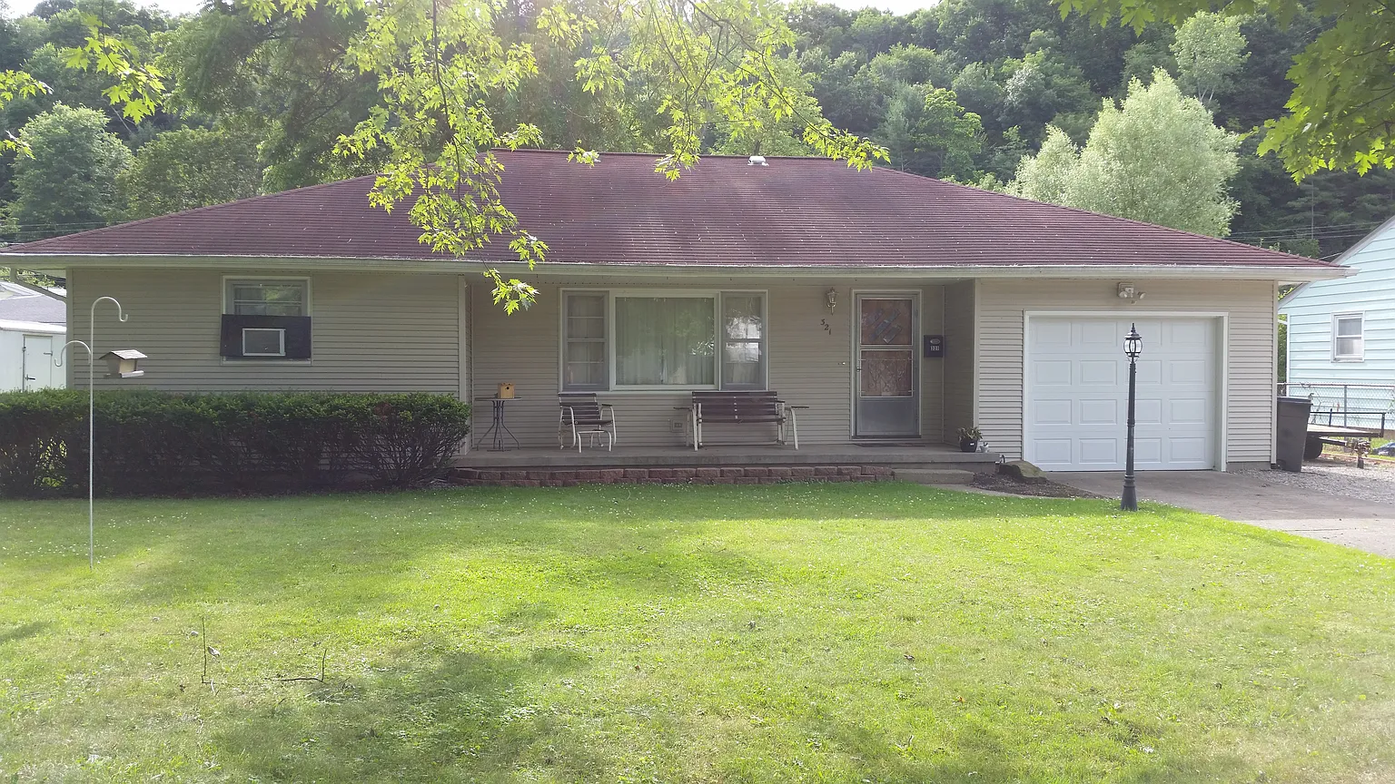 321 Bartlett St photo 1