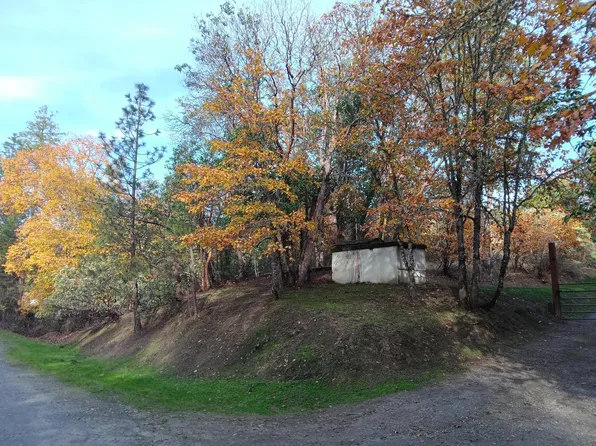 297 Melissa Ln, Grants Pass, OR 97526