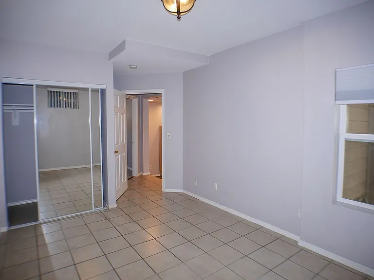 4282-4284 Whittier St — Photo 15