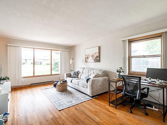 5th image of 2204 Savoy CIRCLE
