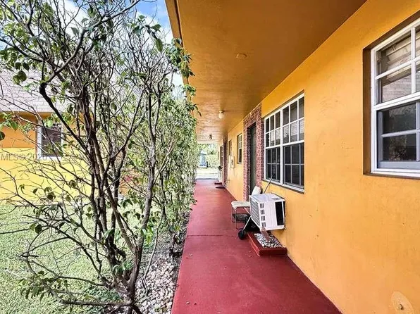 1702 McKinley St APT 3, Hollywood, FL 33020