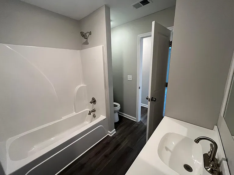 610 W Buena Vista Ave #4 — Photo 12