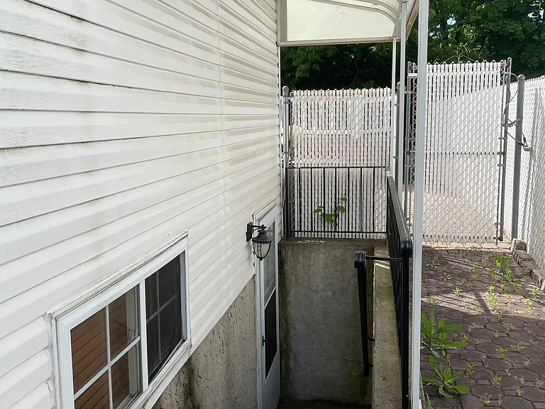 1231 Mason Ave — Photo 14