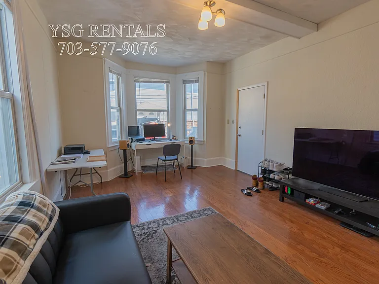 22 Suffolk St #1 — Photo 2