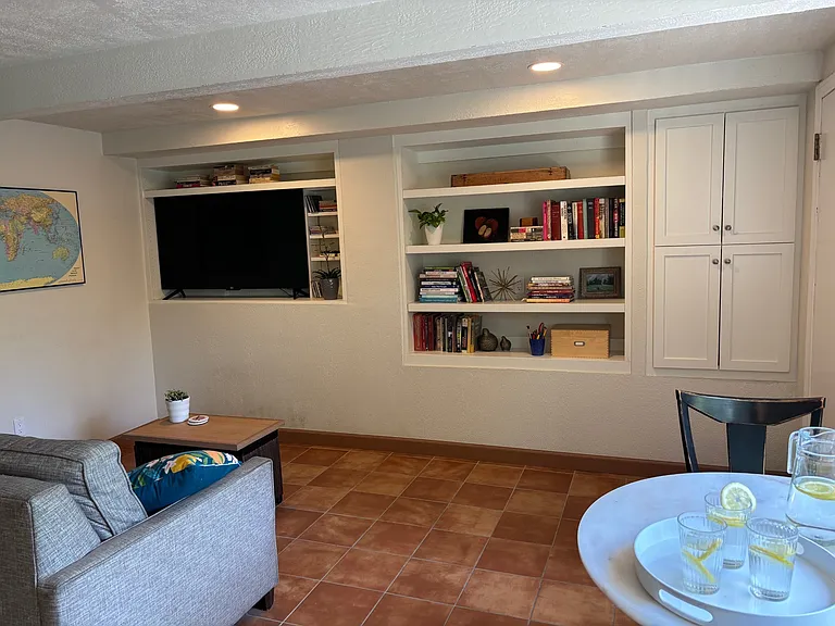 1097 Park Hill Ter — Photo 6