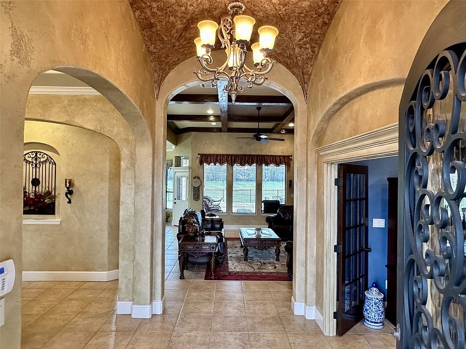 2104 Yucatan Dr, Granbury, TX 76048 Zillow