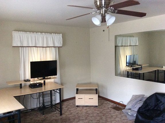 2nd image of 340 Clarendon St