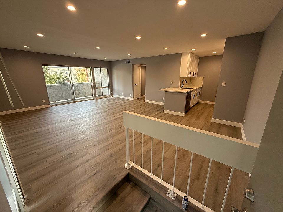 1st image of 20134 Leadwell St Unit 201