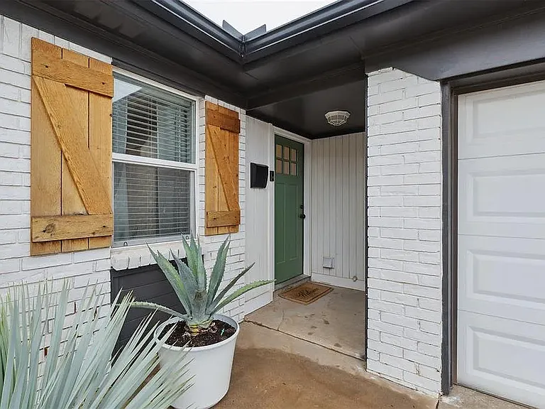10609 N McKinley Ave — Photo 4
