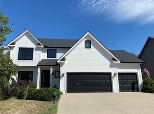 2020 SW Huntbrook Ter, Lees Summit, MO 64082