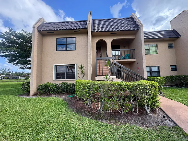 130 Lake Nancy Dr #101 — Photo 2