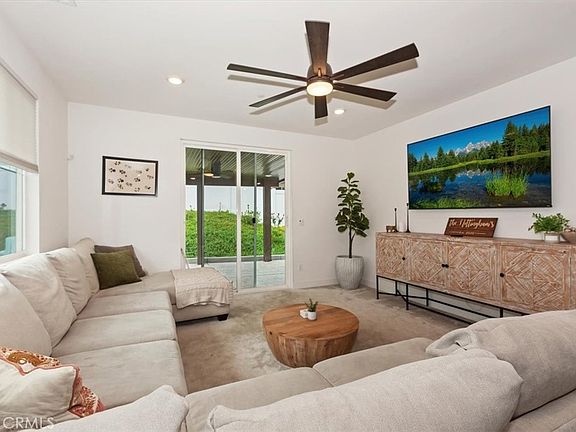 3rd image of 360 Elizabeth Ct