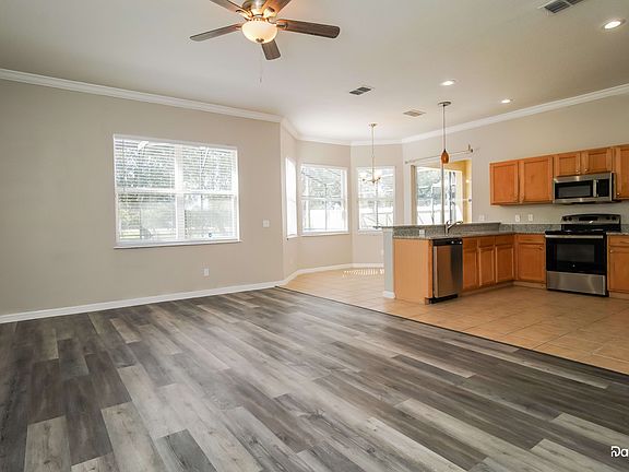 3rd image of 14426 Estrella Dr