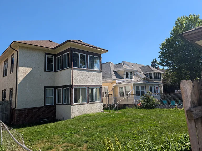 1298 Marshall Ave — Photo 21