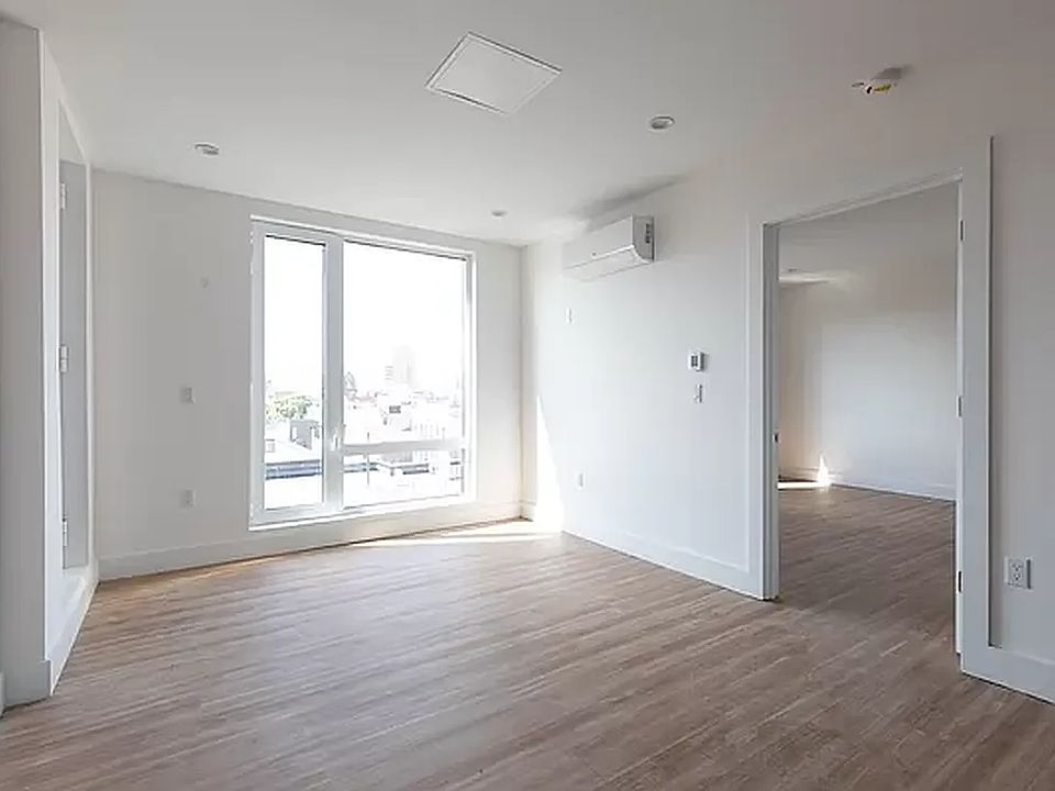 1st image of 249 5th St #405