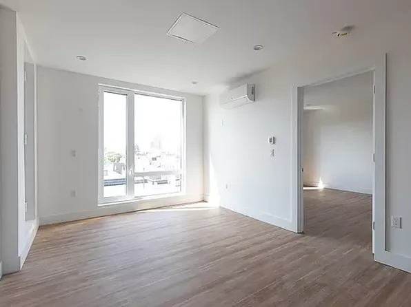 249 5th St #405, Brooklyn, NY 11211