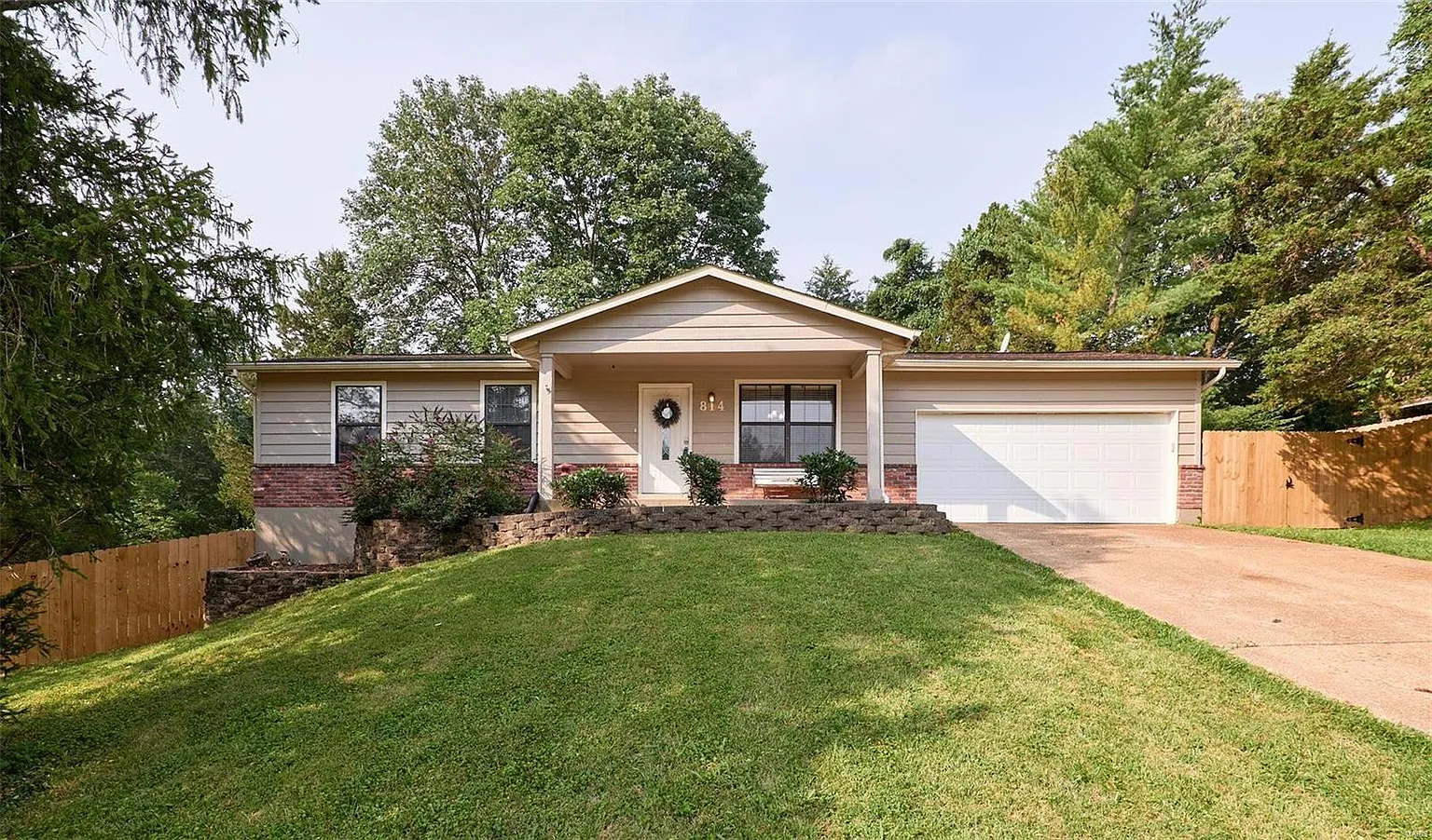 814 Wild Hawk Dr photo 1