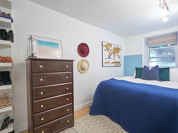 5th image of 458 W 23rd St
