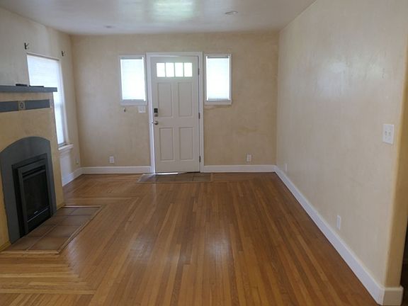 4th image of 38 Hawthorne Ave
