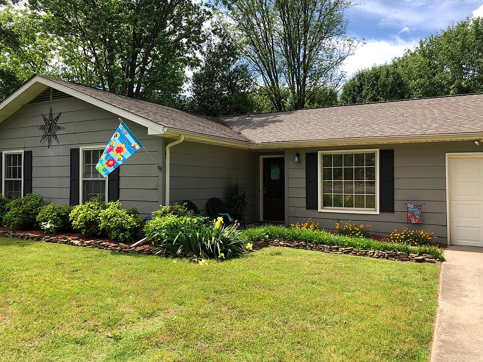 1st image of 13004 Coys Dr SE