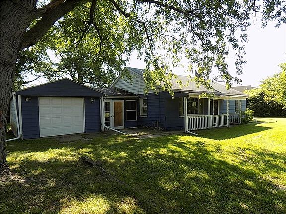 3rd image of 4049 N Kercheval Dr