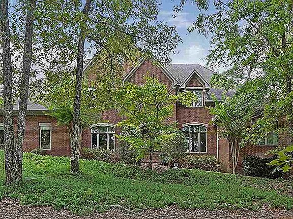 2nd image of 175 Bonnie Blue Ln