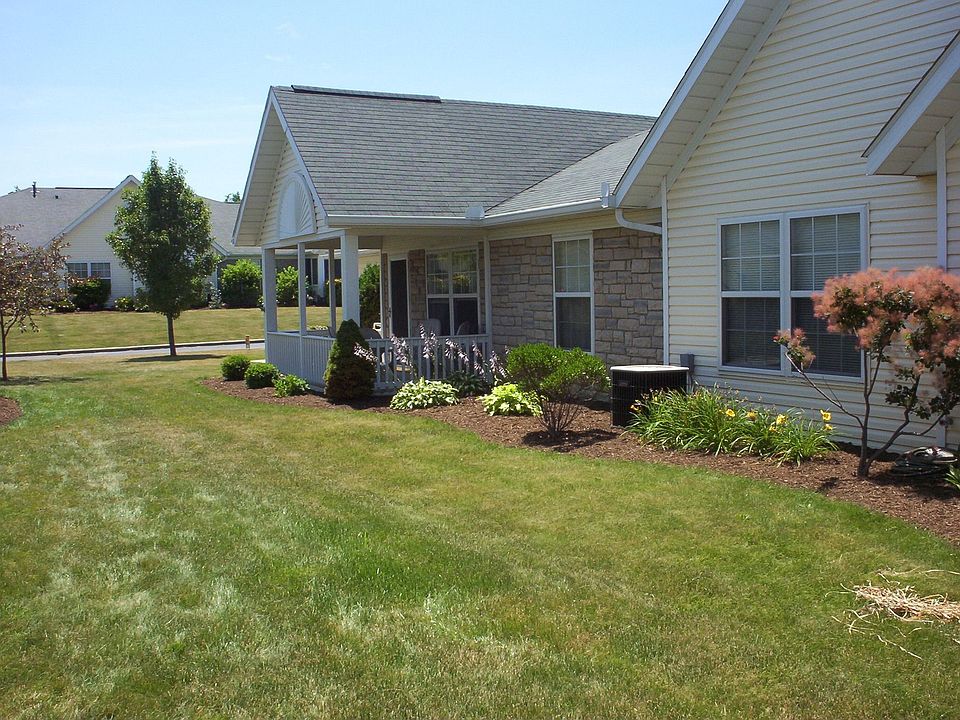 1st image of 684 Villa Dr