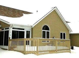 896 Inverness, Waterford, WI 53185