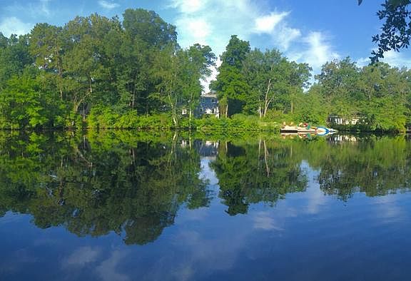 2nd image of 376 Tavistock Dr