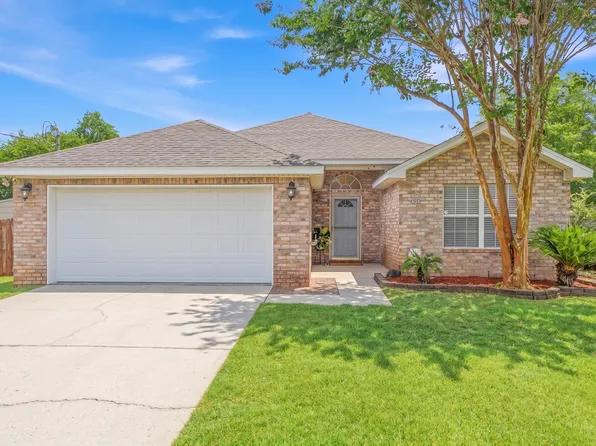 98 Marimba St, Mary Esther, FL 32569