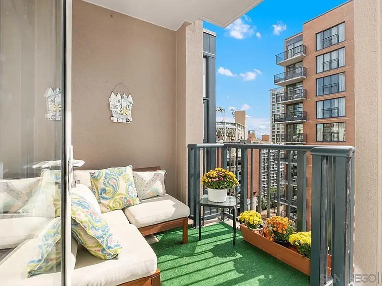 530 K St #712 — Photo 4