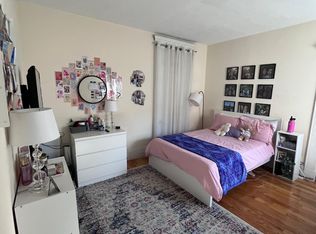 137 Peterborough St APT 20, Boston, MA 02215