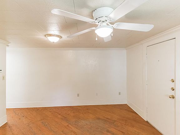 5th image of 501 E 4th St