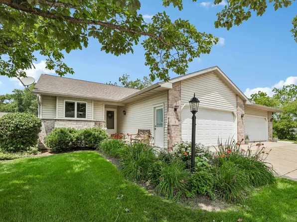 3 Fairview Trl, Waunakee, WI 53597