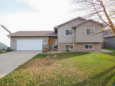 3704 S Stanford Ave, Sioux Falls, SD, 57106