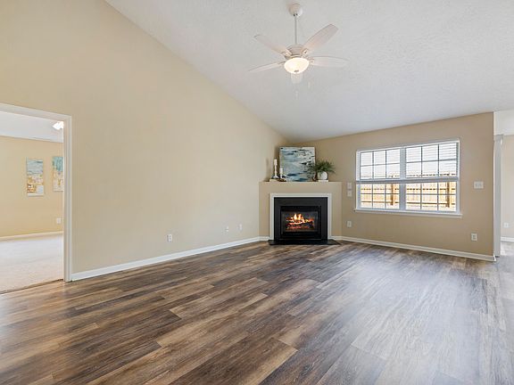 2nd image of 2818 Bombay Dr
