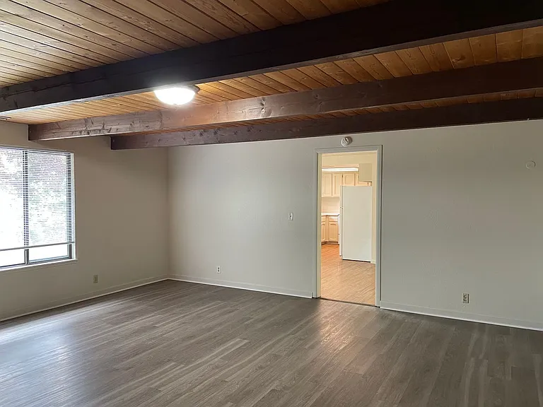 2315 Temple Dr — Photo 6