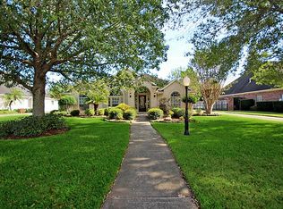 3 Marys Creek Ln, Friendswood, TX 77546