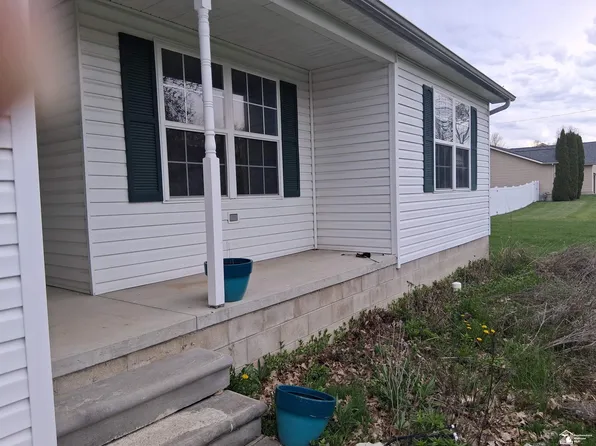 4601 Sycamore Rd, Newport, MI 48166