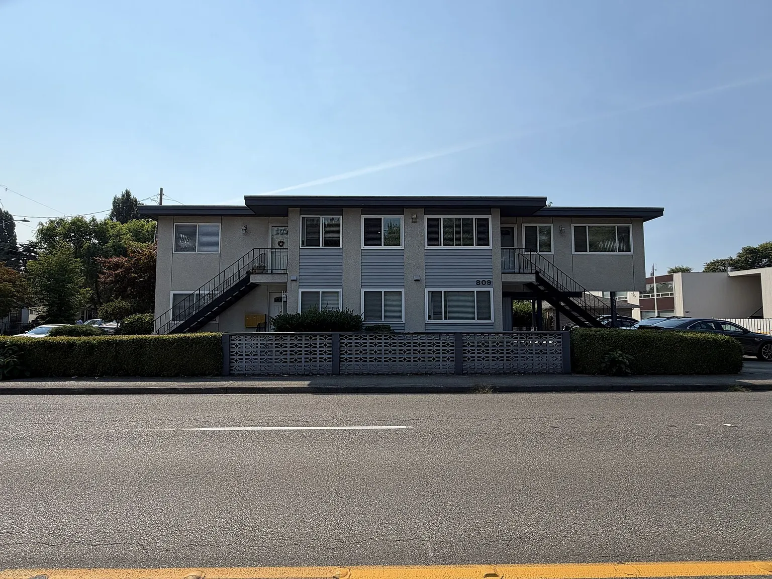 809 N 6th — Photo 2