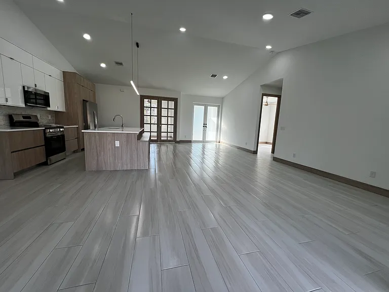 1829 Russellville St — Photo 7