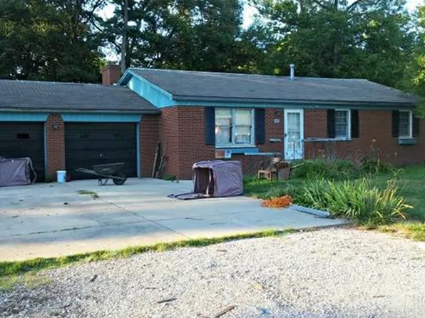 541 W 4th St, Trenton, IL 62293
