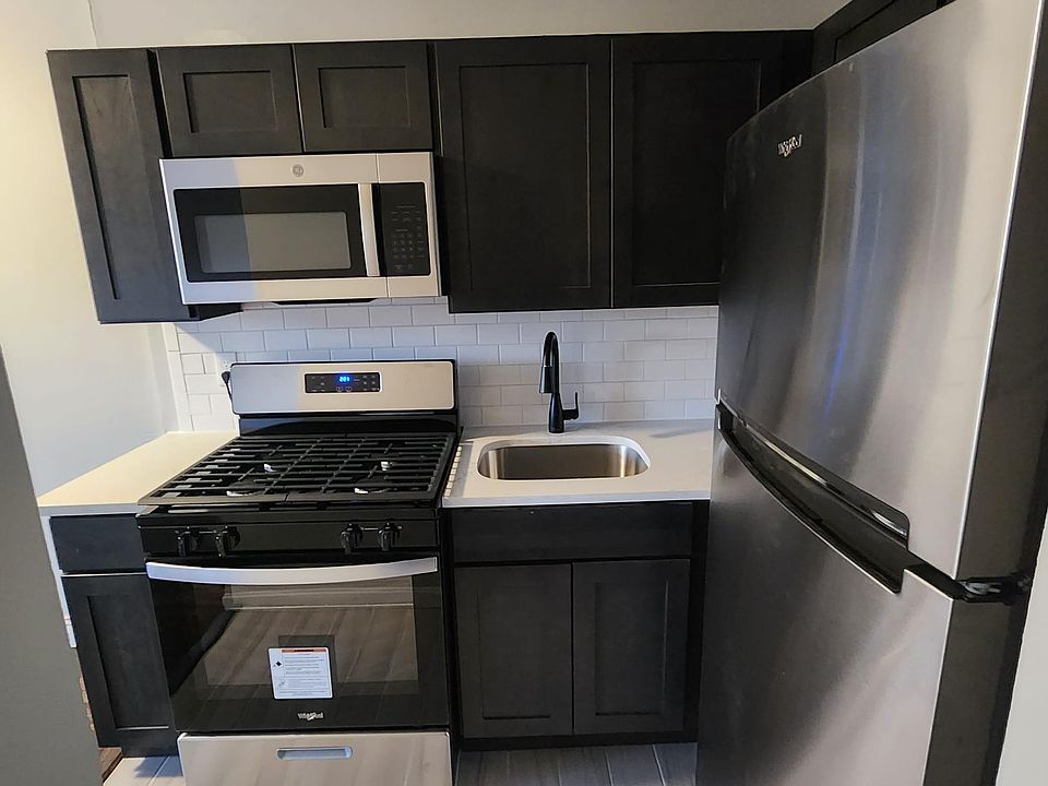 1st image of 420 W 7th St
