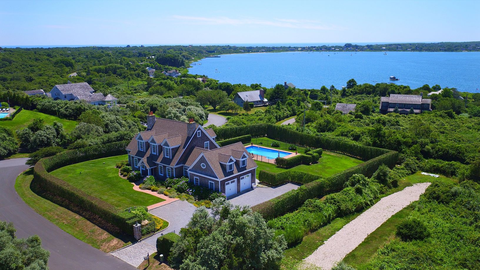  Stunning home and Lake views