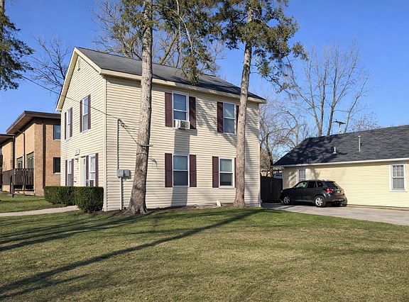 2nd image of 833 Brown St
